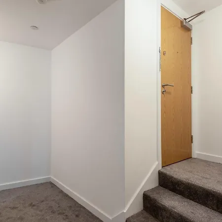 Contemporary 1 Bedroom In Sheffield