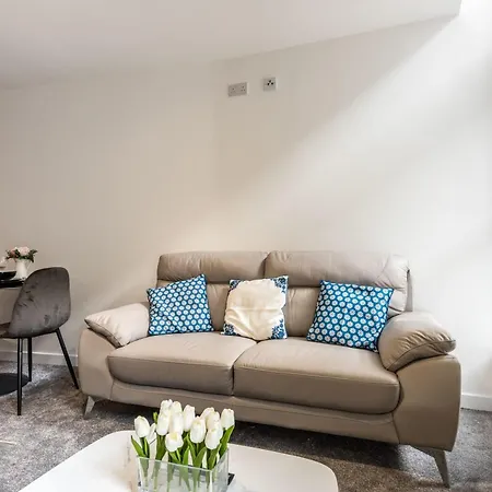 Apartment Contemporary 1 Bedroom In *