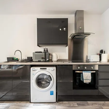 Contemporary 1 Bedroom In *